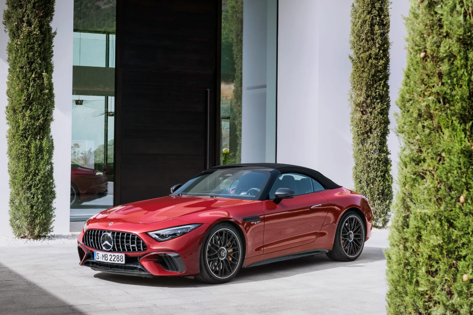 مرسيدس بنز ايجيبت تقدم AMG SL55 الرياضية المكشوفة في مصر – بقوة 476 حصان 